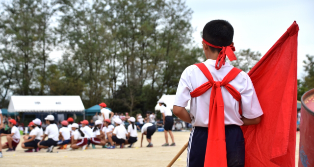 体育祭を盛り上げる 応援旗 団旗のデザインのコツ 横断幕デザイン作成の激安専門店 Makushop